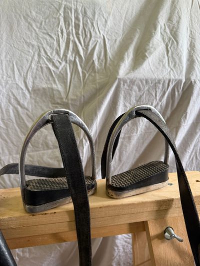stijgbeugels met riemen
