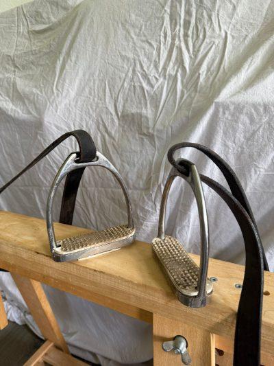 stijgbeugels met witte blokken